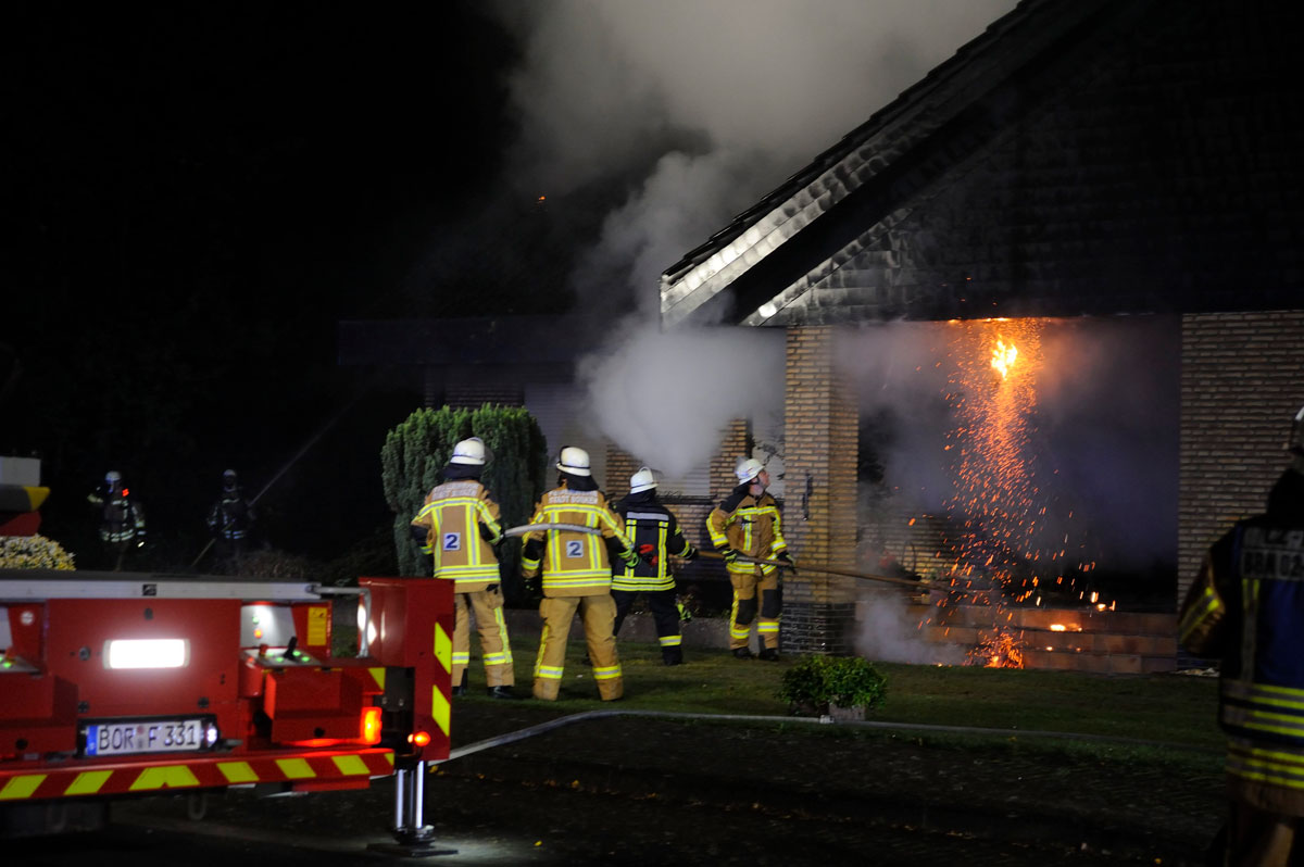 UPDATE – Verletzte Person nach Brand eines Einfamilienhauses in Burlo