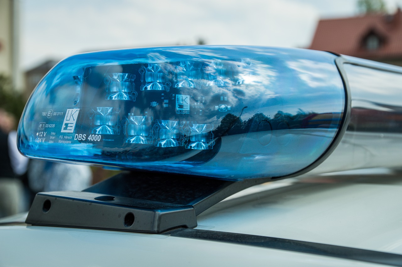 Borken – Polizei sucht flüchtigen Fahrer nach Verkehrsunfall