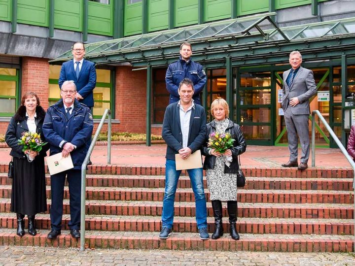 Landrat Dr. Kai Zwicker verabschiedet Polizeibeamte in den Ruhestand