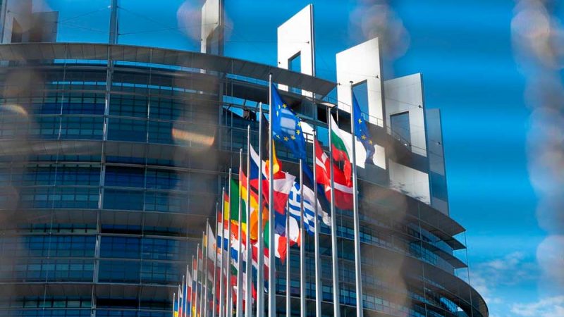 Europäische Kommission will Journalisten und Menschenrechtsvertiediger schützen