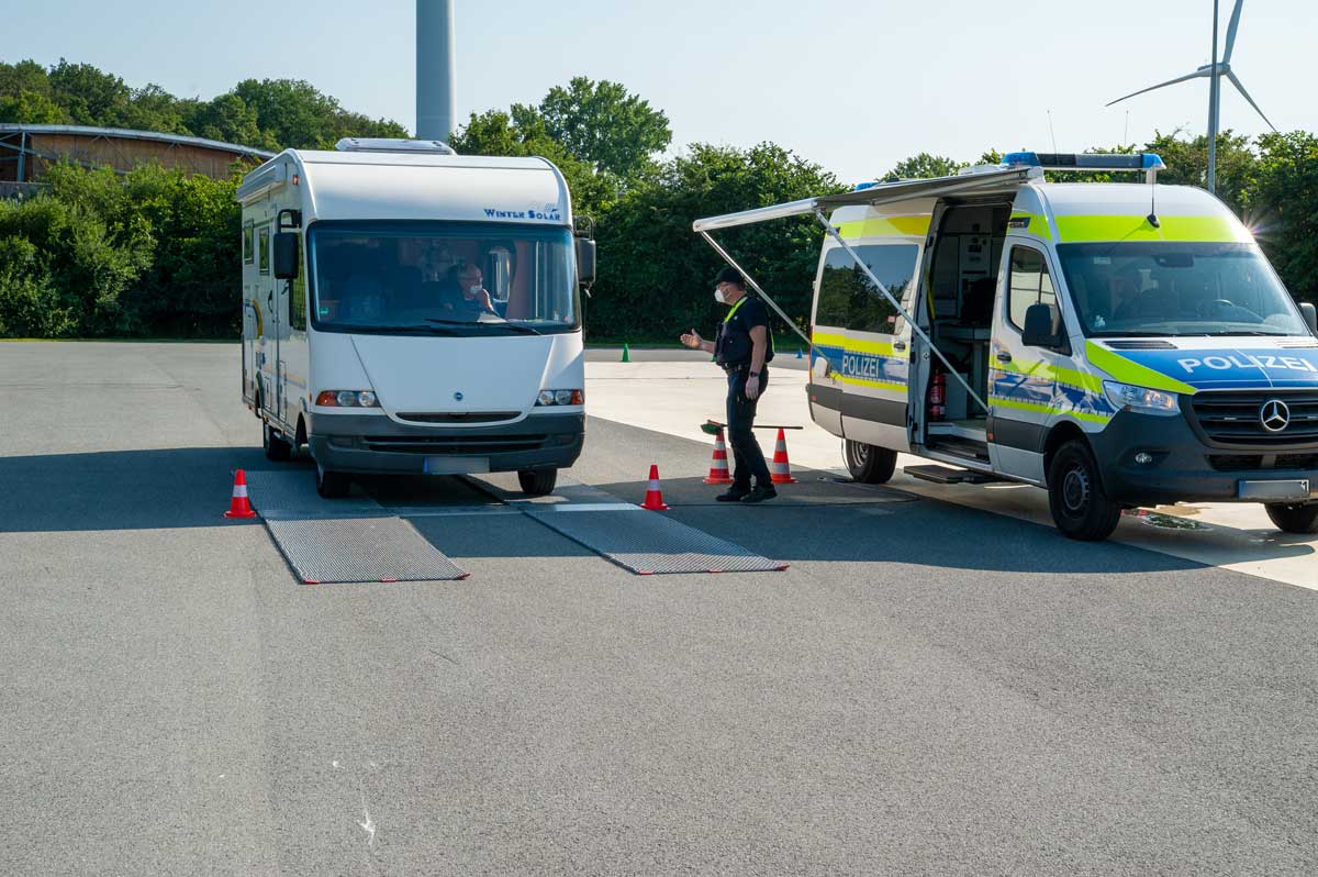 Aktion der Polizei Borken – Mit dem Wohnmobil oder Caravan-Gespann kostenlos auf die Waage