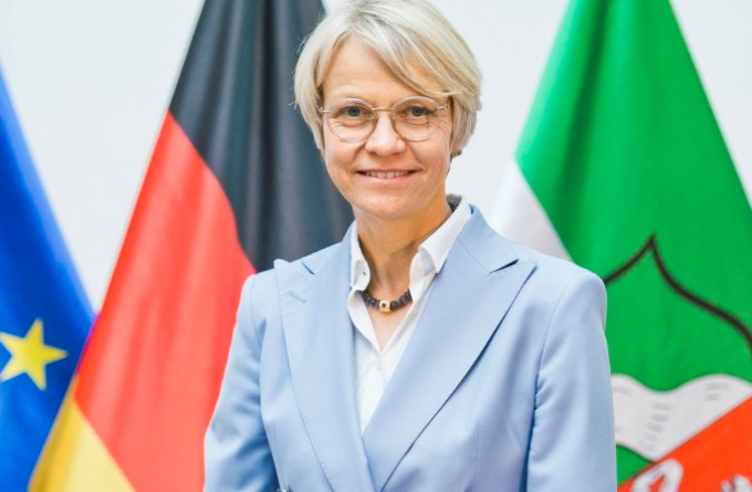 Schulressort in NRW nun in Händen von Münsters Ex-Regierungspräsidentin Dorothea Feller