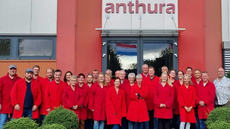 Der Geschäftsführer der Anthura Arndt GmbH, Fred Kruisselbrink (rechts im Bild) führte die Werbekreismitglieder durch das Unternehmen - Foto: pd