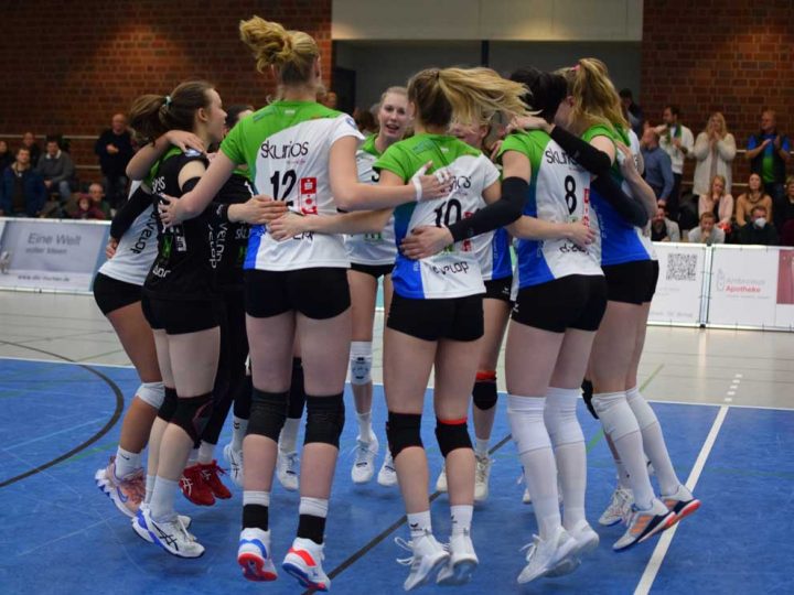 Skurios Volleys – Borkenerinnen setzen sich beim BSV Ostbevern in drei Sätzen durch